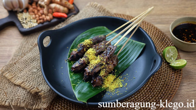 Sate Klopo: Kuliner Ikonik Surabaya dengan Cita Rasa Gurih